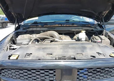 2019 Ram 1500 Classic Express 4X2 5'7 Box z USA, uszkodzony, nr VIN 1C6RR6KT0KS538879